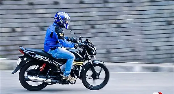 Mahindra,Hindustan Petroleum jointly develop Miles+ engine oil - BikeWale News Mahindra,Hindustan Petroleum jointly develop Miles+ engine oil - BikeWale News