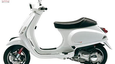 Vespa S Price, Images, Colours, Mileage & Reviews | BikeWale